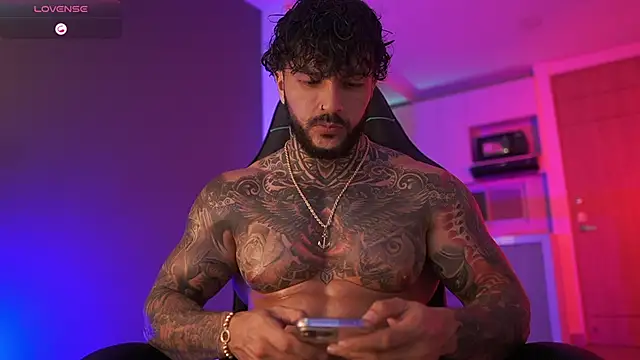 Snapshot of mariano_costa chatting on October 13, 2025, 12:21 am mariano costa online show from October 13, 2025, 12:21 am