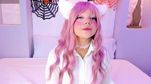 EmilyRouss  online show from October 17, 2025, 7:16 pm