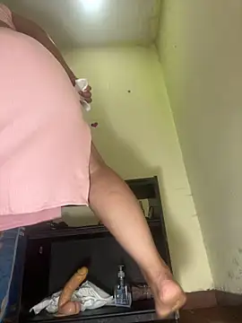 Snapshot of michel_ex33 chatting on February 5, 2026, 8:35 pm michel ex33 online show from February 5, 2026, 8:35 pm