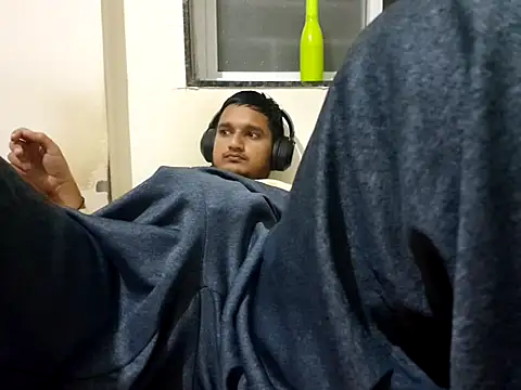 Jonrobinso online show from December 2, 2025, 6:03 pm