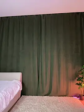 Snapshot of LoveLuna_ chatting on April 20, 2026, 9:16 pm LoveLuna online show from April 20, 2026, 9:16 pm