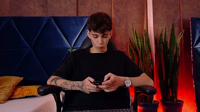 Snapshot of Lion_Foster01 chatting on December 13, 2025, 9:53 pm Lion Foster01 online show from December 13, 2025, 9:53 pm