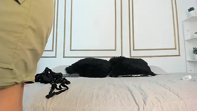 miranda villa online show from December 14, 2025, 12:21 pm