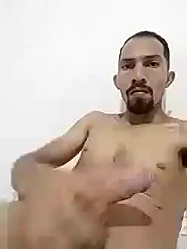 Snapshot of Emilio2034 chatting on January 26, 2025, 1:31 am Emilio2034 online show from January 26, 2025, 1:31 am