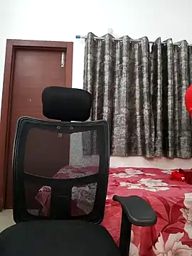 Snapshot of sanaya_baby chatting on December 31, 2024, 8:45 pm sanaya baby online show from December 31, 2024, 8:45 pm