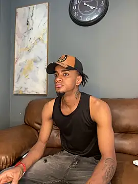 AaronCruz  online show from January 18, 2025, 7:37 pm