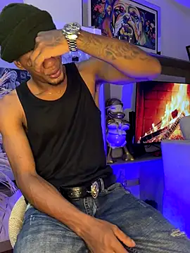 AaronCruz  online show from October 8, 2025, 4:54 am