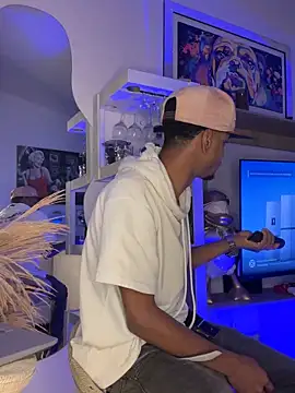 AaronCruz  online show from October 10, 2025, 6:01 am