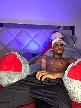 AaronCruz  online show from November 9, 2025, 7:23 pm