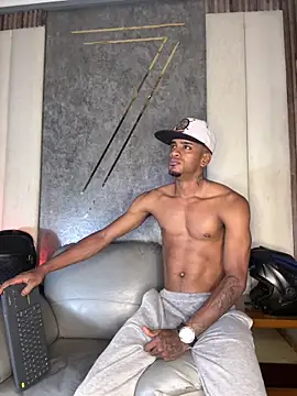 AaronCruz  online show from May 19, 2026, 11:00 pm