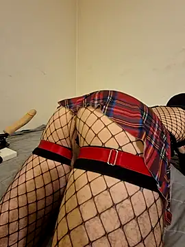 Snapshot of fox--3 chatting on February 8, 2026, 12:47 am fox--3 online show from February 8, 2026, 12:47 am