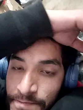 Snapshot of nskgenz chatting on December 17, 2025, 9:10 pm nskgenz online show from December 17, 2025, 9:10 pm