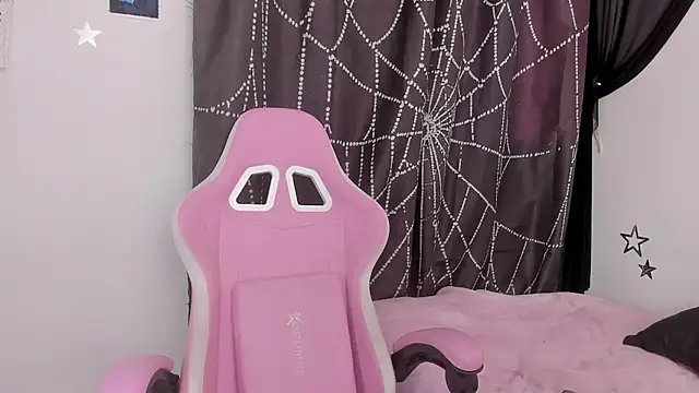 Snapshot of AlyRoses chatting on March 13, 2026, 10:38 pm AlyRoses online show from March 13, 2026, 10:38 pm