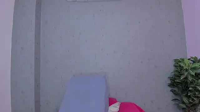 Tiffany mendez online show from November 18, 2025, 12:20 pm