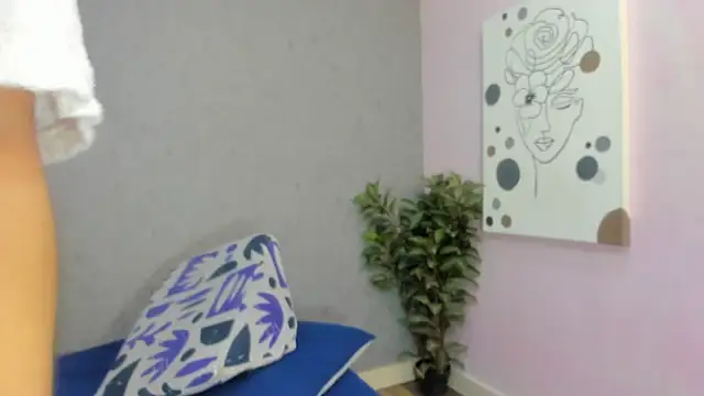 Tiffany mendez online show from December 14, 2025, 12:32 pm