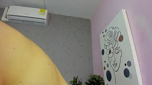 Snapshot of Tiffany_mendez chatting on March 12, 2026, 12:11 pm Tiffany mendez online show from March 12, 2026, 12:11 pm