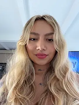 amanda-medrano1 online show from July 3, 2026, 4:57 pm