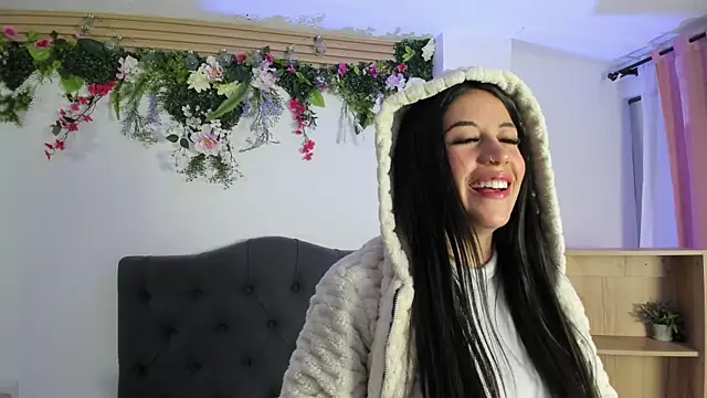 Snapshot of JulessCornett chatting on January 6, 2025, 10:02 am JulessCornett online show from January 6, 2025, 10:02 am