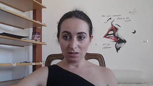 Snapshot of AskMeStandUp chatting on September 23, 2025, 1:36 pm AskMeStandUp online show from September 23, 2025, 1:36 pm