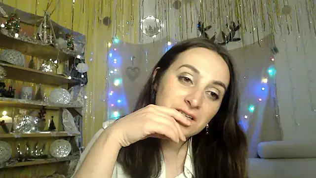 Snapshot of AskMeStandUp chatting on January 8, 2026, 10:12 pm AskMeStandUp online show from January 8, 2026, 10:12 pm