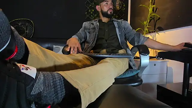 alessandro wye online show from February 13, 2026, 4:41 am