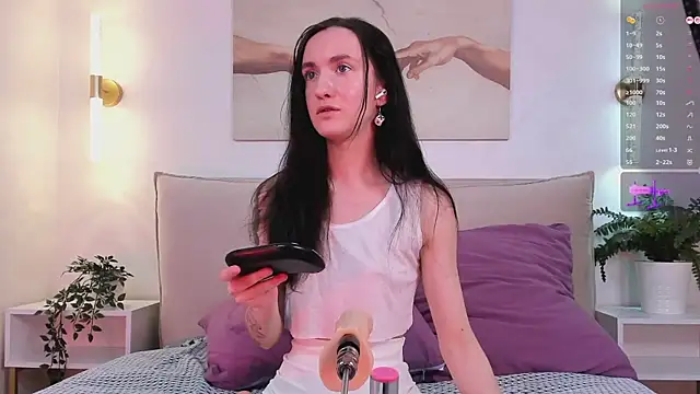 Dearly kitty online show from May 15, 2026, 2:13 pm