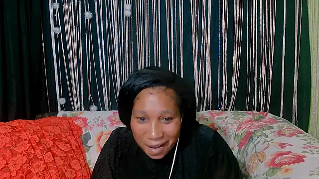 Snapshot of SexcGals chatting on October 27, 2025, 7:29 pm SexcGals online show from October 27, 2025, 7:29 pm