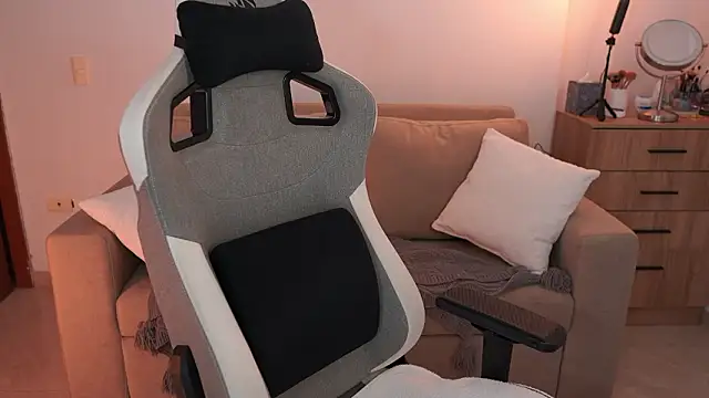 Snapshot of anyacutex chatting on February 7, 2026, 6:55 pm anyacutex online show from February 7, 2026, 6:55 pm