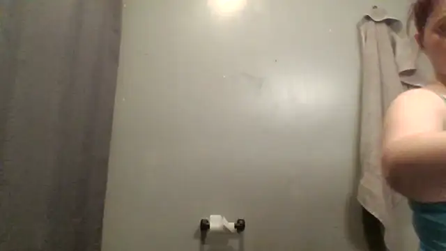 lilbishmiss online show from November 14, 2025, 3:49 am