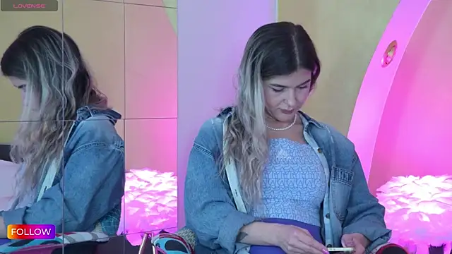 Sarah-Hart online show from February 18, 2025, 12:06 pm