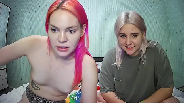 Snapshot of ChrisGirls chatting on December 26, 2024, 2:16 pm ChrisGirls online show from December 26, 2024, 2:16 pm