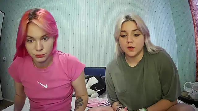 Snapshot of ChrisGirls chatting on January 12, 2025, 11:07 am ChrisGirls online show from January 12, 2025, 11:07 am