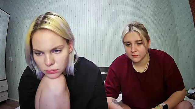 Snapshot of ChrisGirls chatting on January 20, 2025, 6:21 pm ChrisGirls online show from January 20, 2025, 6:21 pm