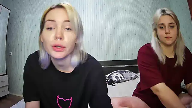Snapshot of ChrisGirls chatting on January 21, 2025, 3:43 pm ChrisGirls online show from January 21, 2025, 3:43 pm