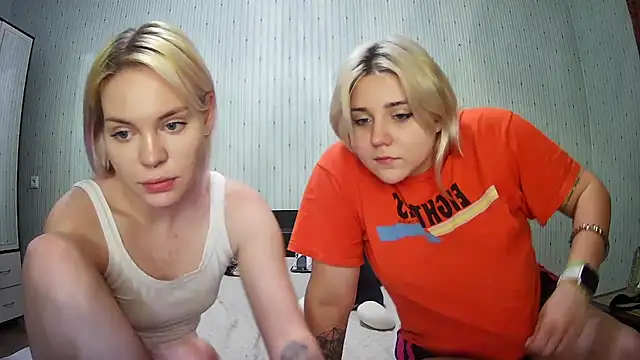 Snapshot of ChrisGirls chatting on January 26, 2025, 2:41 pm ChrisGirls online show from January 26, 2025, 2:41 pm
