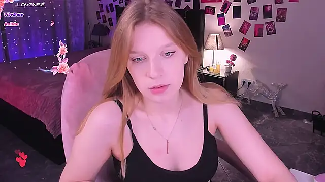 KarambaMoon online show from May 3, 2026, 8:26 pm