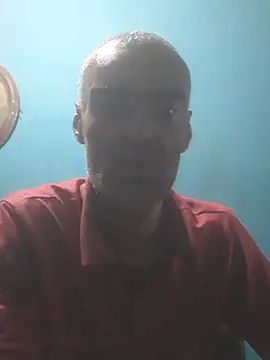 hugosafado333 online show from October 19, 2025, 3:29 am