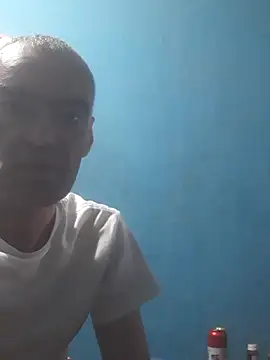 hugosafado333 online show from October 23, 2025, 4:45 am