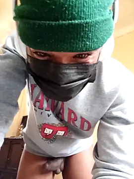 izinjamfee2 online show from September 23, 2025, 1:36 pm