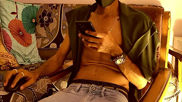 Snapshot of Habibi_big_b chatting on March 10, 2026, 5:18 pm Habibi big b online show from March 10, 2026, 5:18 pm