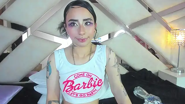 Snapshot of hanna__azumi chatting on January 17, 2025, 9:49 am hanna azumi online show from January 17, 2025, 9:49 am