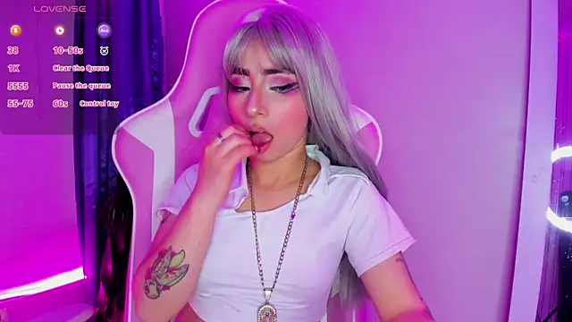 Snapshot of hanna__azumi chatting on January 19, 2025, 9:33 am hanna azumi online show from January 19, 2025, 9:33 am