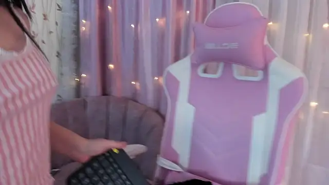 Snapshot of hanna__azumi chatting on February 16, 2025, 8:10 am hanna azumi online show from February 16, 2025, 8:10 am