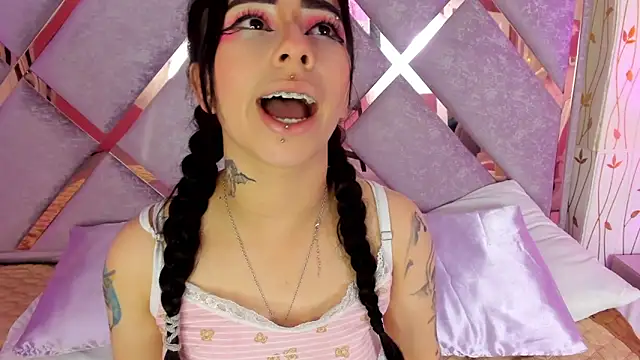 Snapshot of hanna__azumi chatting on February 28, 2025, 7:58 am hanna azumi online show from February 28, 2025, 7:58 am