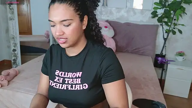 Snapshot of MilaTeenX chatting on January 14, 2026, 8:09 am MilaTeenX online show from January 14, 2026, 8:09 am