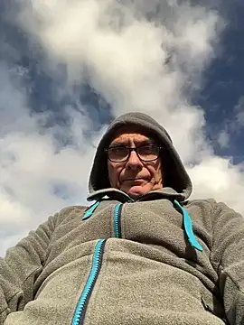 Snapshot of 4n4l1zz4m1 chatting on January 7, 2025, 2:19 pm 4n4l1zz4m1 online show from January 7, 2025, 2:19 pm