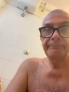 Snapshot of 4n4l1zz4m1 chatting on January 12, 2025, 11:39 am 4n4l1zz4m1 online show from January 12, 2025, 11:39 am