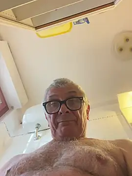 Snapshot of 4n4l1zz4m1 chatting on March 3, 2025, 3:53 pm 4n4l1zz4m1 online show from March 3, 2025, 3:53 pm