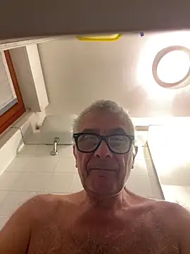 Snapshot of 4n4l1zz4m1 chatting on March 7, 2025, 7:27 pm 4n4l1zz4m1 online show from March 7, 2025, 7:27 pm