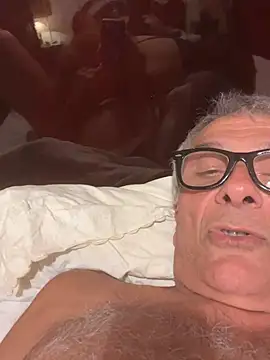 4n4l1zz4m1 online show from April 15, 2026, 6:37 pm